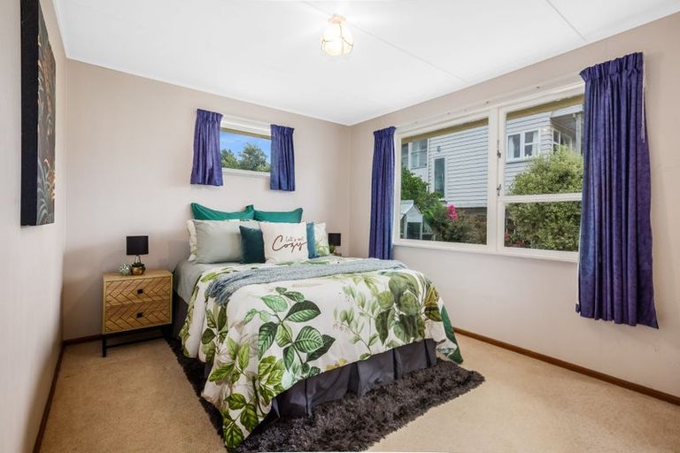 Photo of property in 73 Main Road, Titahi Bay, Porirua, 5022