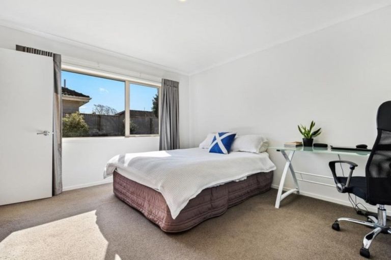 Photo of property in 2/274 Burwood Road, Burwood, Christchurch, 8083