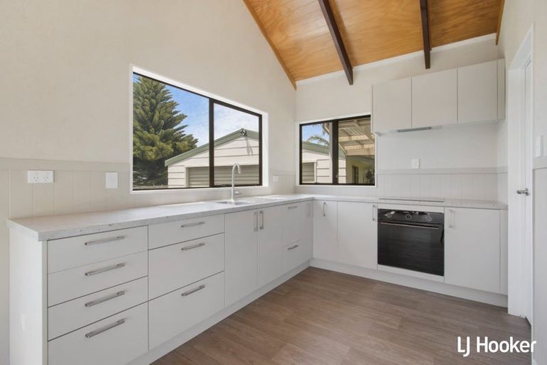 Photo of property in 1 Patterson Place, Waihi Beach, 3611