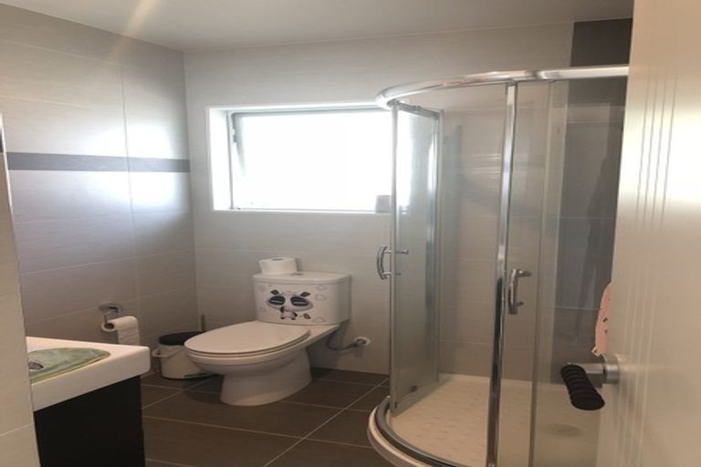 Photo of property in 4 Springvale Drive, Fairview Heights, Auckland, 0632