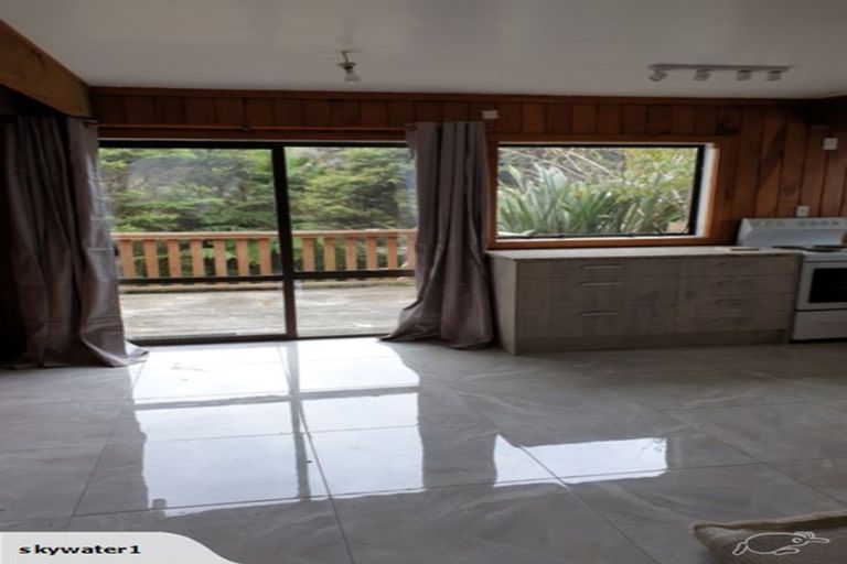 Photo of property in 175 Caton Road, Waitakere, Henderson, 0782