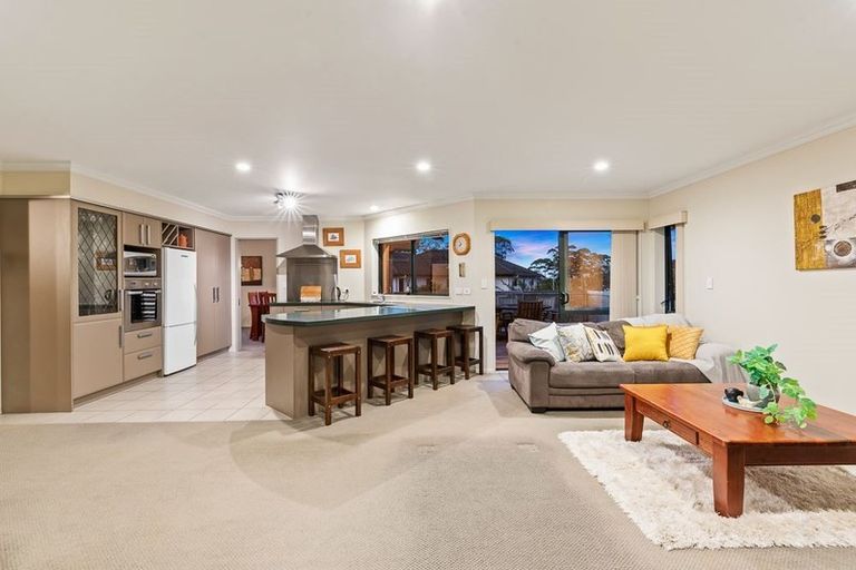 Photo of property in 45 Sapperton Drive, Henderson, Auckland, 0612