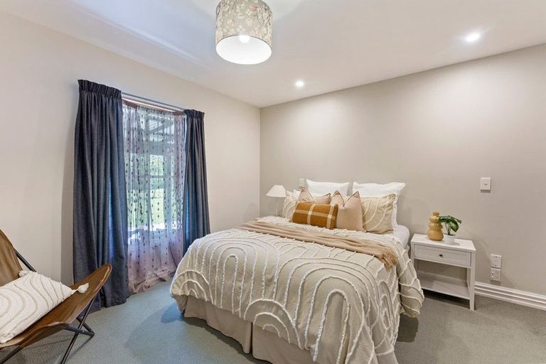 Photo of property in 98 Rahui Road, Otaki, 5512