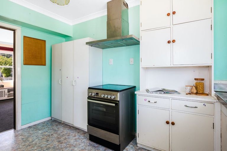 Photo of property in 16 Peel Place, Wainuiomata, Lower Hutt, 5014