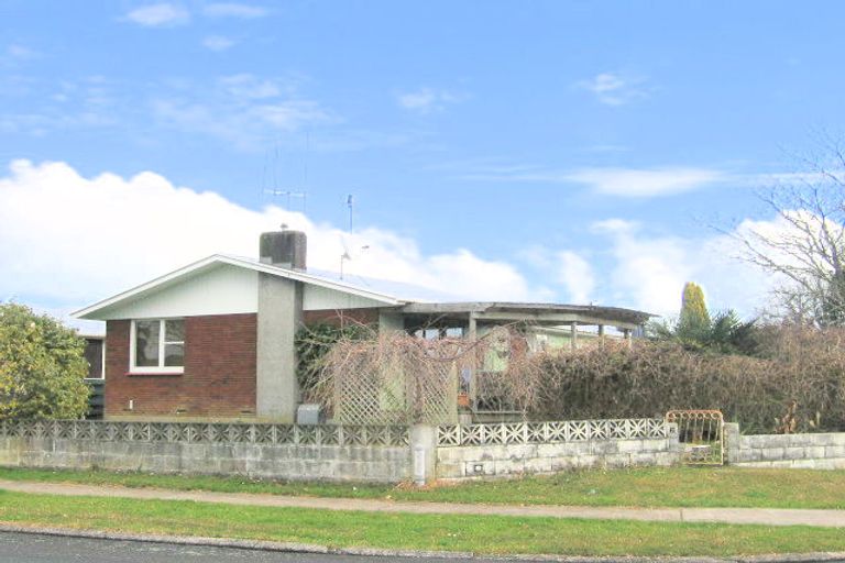 Photo of property in 15 Rhonda Avenue, Deanwell, Hamilton, 3206