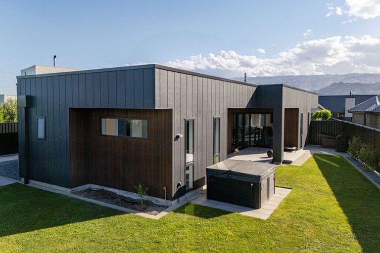 Photo of property in 16 Willoughby Place, Clyde, 9330