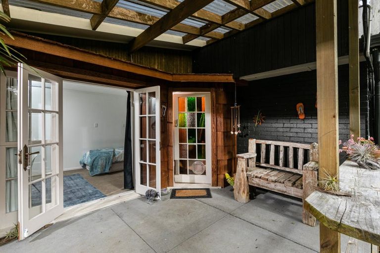 Photo of property in 1/757 West Coast Road, Oratia, Auckland, 0604