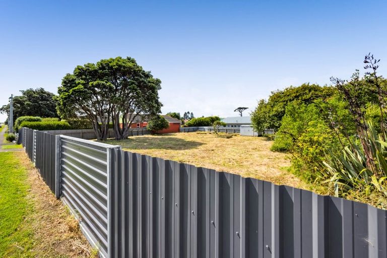 Photo of property in 208 Egmont Street, Patea, 4520