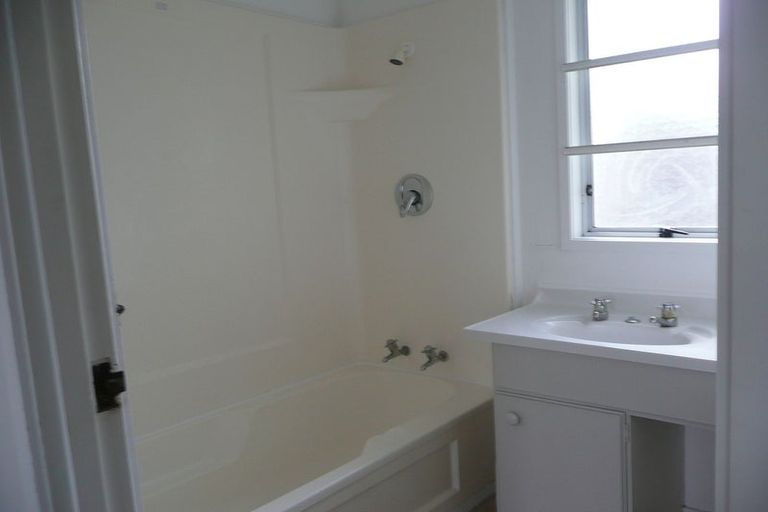 Photo of property in 9 Silverstone Place, Henderson, Auckland, 0612