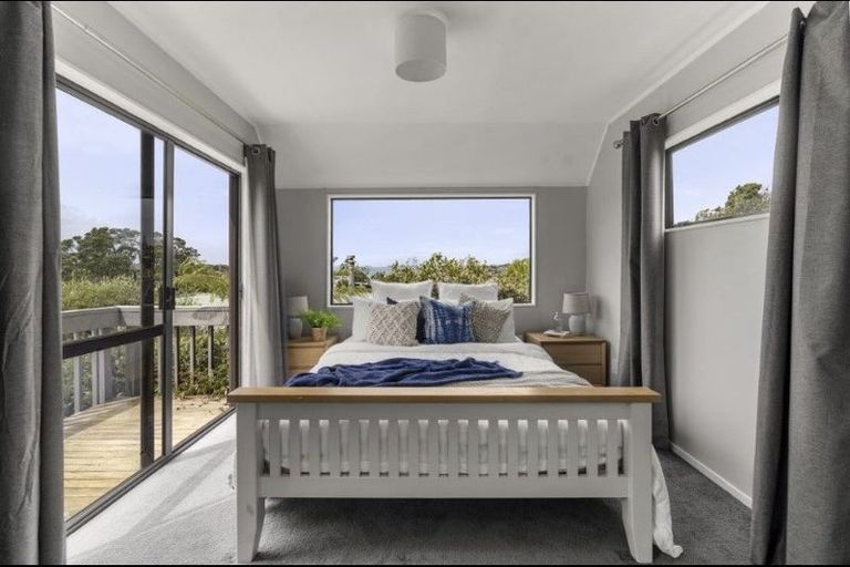 Photo of property in 2/24 Hastings Road, Mairangi Bay, Auckland, 0630