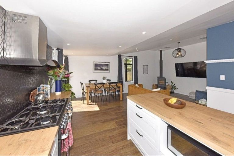 Photo of property in 208 Springfield Road, St Albans, Christchurch, 8014