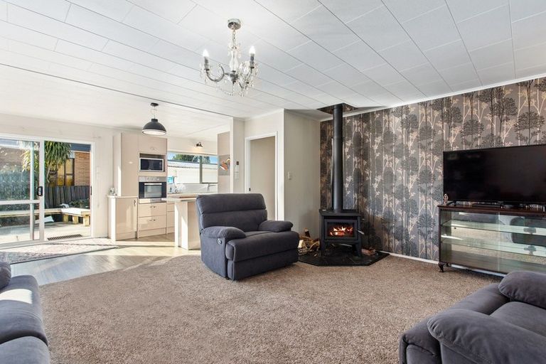 Photo of property in 35 Puriri Crescent, Edgecumbe, 3120