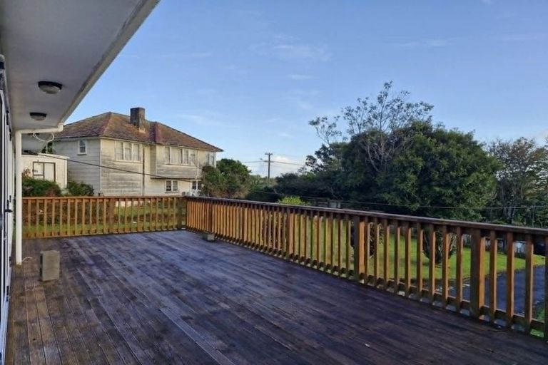 Photo of property in 111 Glenpark Avenue, Frankleigh Park, New Plymouth, 4310