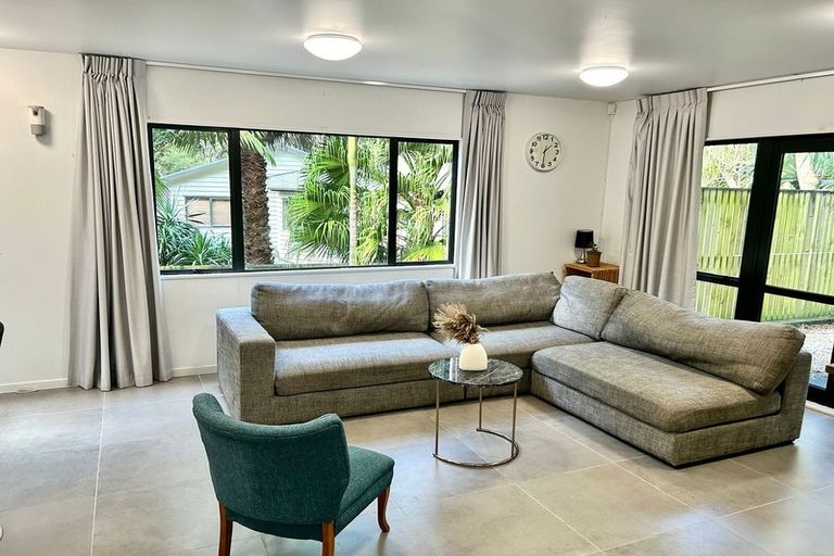 Photo of property in 19 Moore Street, Hillcrest, Auckland, 0627