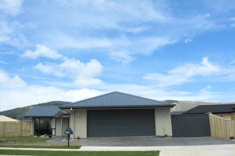 Photo of property in 37 Monaco View, Stoke, Nelson, 7011