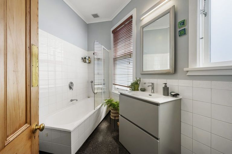 Photo of property in 6 Seddon Terrace, Newtown, Wellington, 6021