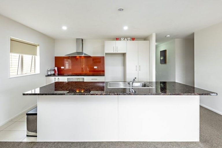 Photo of property in 30 Popokatea Drive, Takanini, 2112