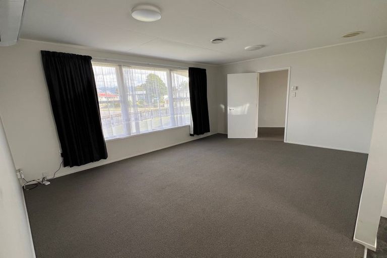 Photo of property in 71 Meadowvale Drive, Levin, 5510