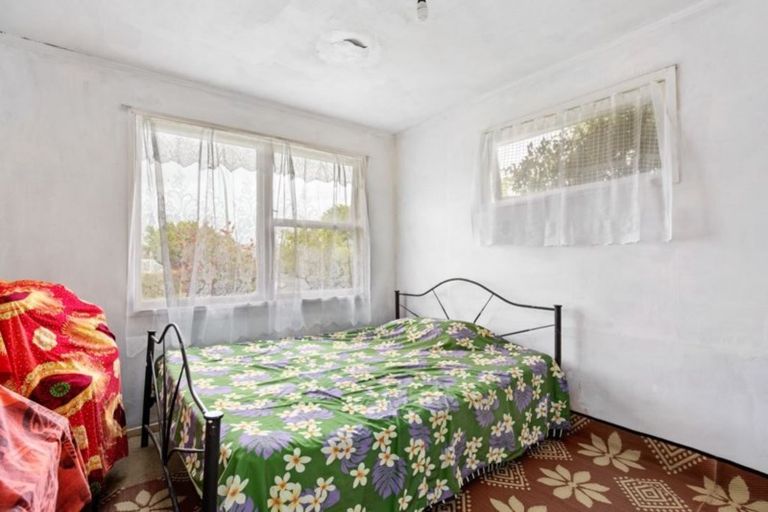 Photo of property in 27 Sunvue Road, Glen Eden, Auckland, 0602