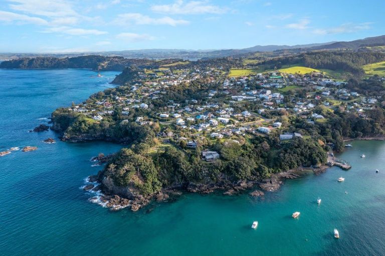 Photo of property in 18 Harbour View Road, Leigh, 0985