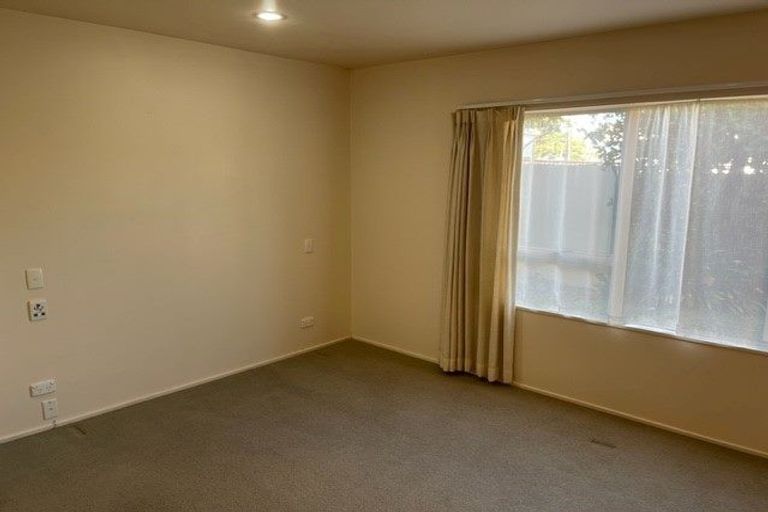 Photo of property in 8b Fenwick Avenue, Milford, Auckland, 0620