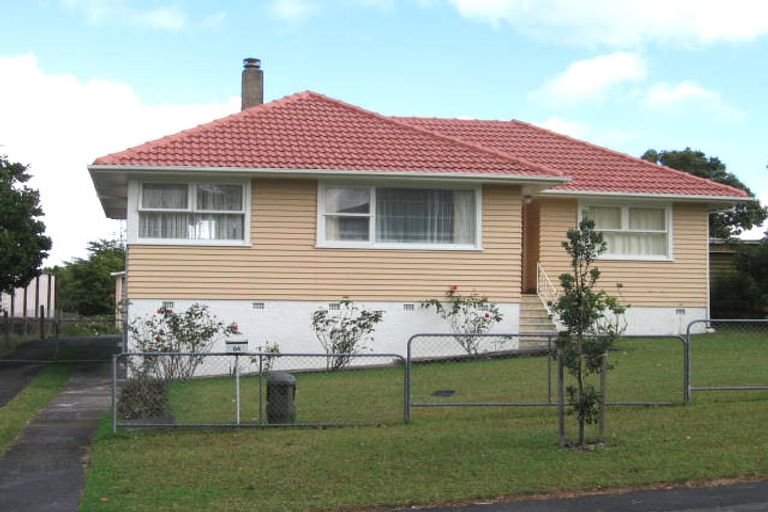 Photo of property in 82 Glendene Avenue, Glendene, Auckland, 0602