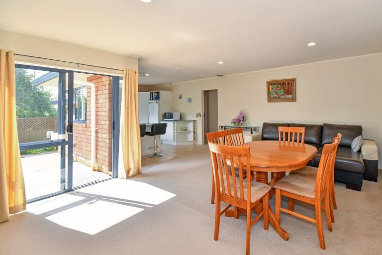 Photo of property in 27 Cottesmore Place, Huntington Park, Auckland, 2013