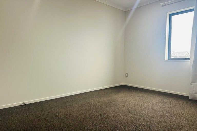 Photo of property in 2/8 Kerrs Road, Wiri, Auckland, 2104