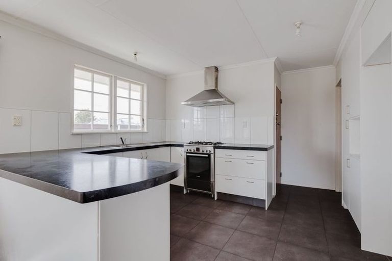 Photo of property in 39 John F Kennedy Drive, Milson, Palmerston North, 4414