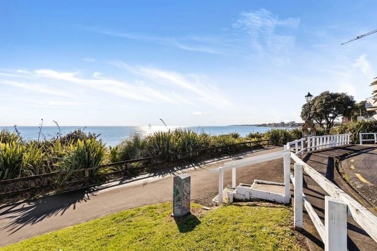 Photo of property in 11b Hine Street, New Plymouth, 4310