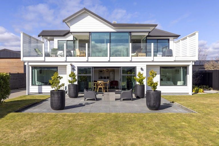 Photo of property in 20 Pukenamu Road, Rainbow Point, Taupo, 3330