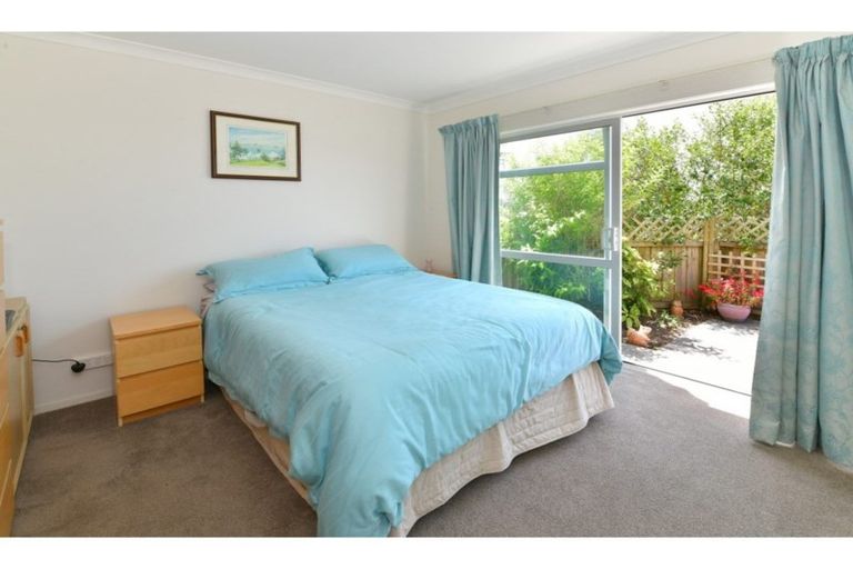 Photo of property in 33 Savoy Road, Orewa, 0931