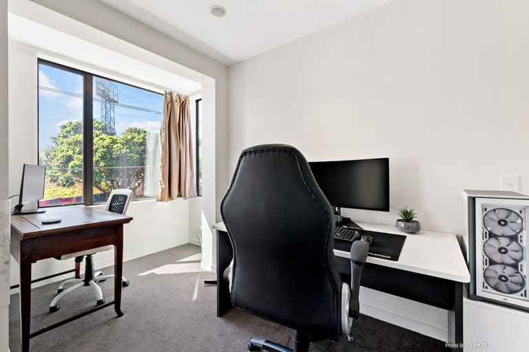 Photo of property in Nouvo Apartments, 2/21c Rugby Street, Mount Cook, Wellington, 6021