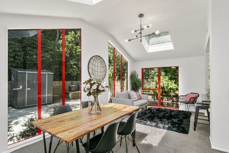 Photo of property in 18 Parsons Glen, Karori, Wellington, 6012