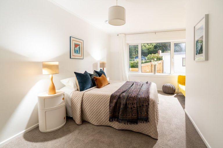 Photo of property in 113 Queens Drive, Lyall Bay, Wellington, 6022