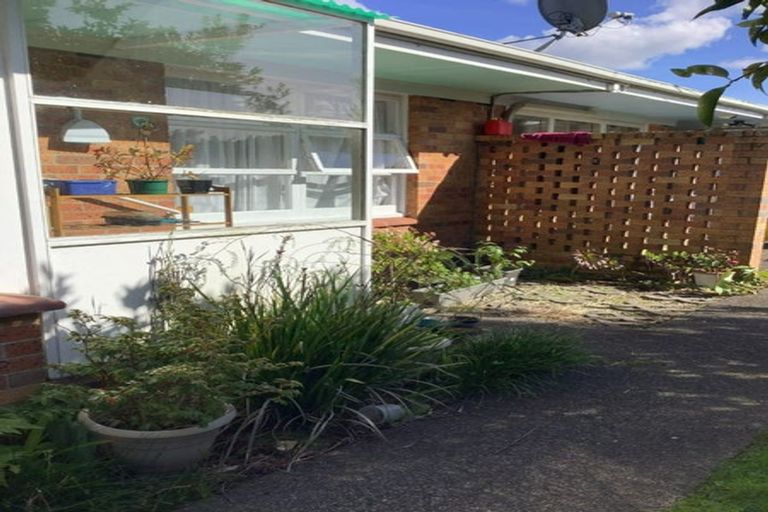 Photo of property in 1/1 Ocean View Road, Hillcrest, Auckland, 0627