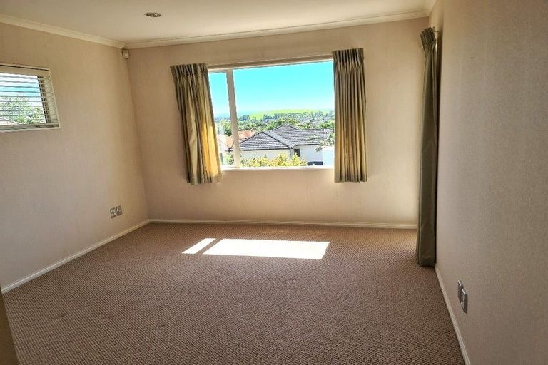 Photo of property in 21 Dunvegan Rise, East Tamaki Heights, Auckland, 2016