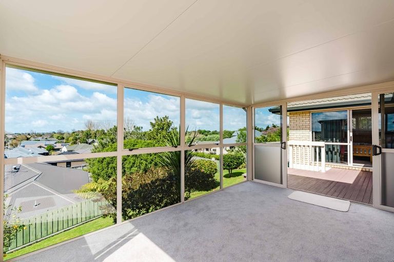 Photo of property in 82 Rototuna Road, Rototuna, Hamilton, 3210