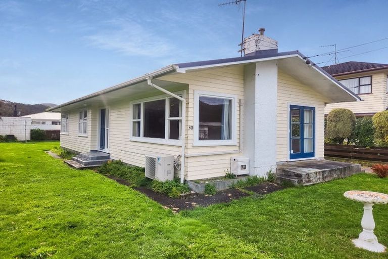 Photo of property in 30 Karamu Crescent, Wainuiomata, Lower Hutt, 5014