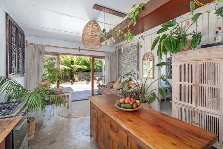 Photo of property in 8 Laycock Road, Tairua, 3508