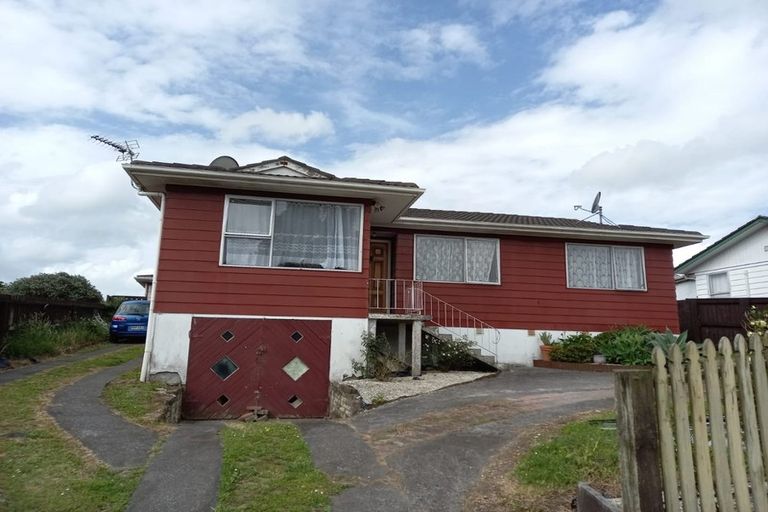 Photo of property in 9 Kelman Road, Kelston, Auckland, 0602