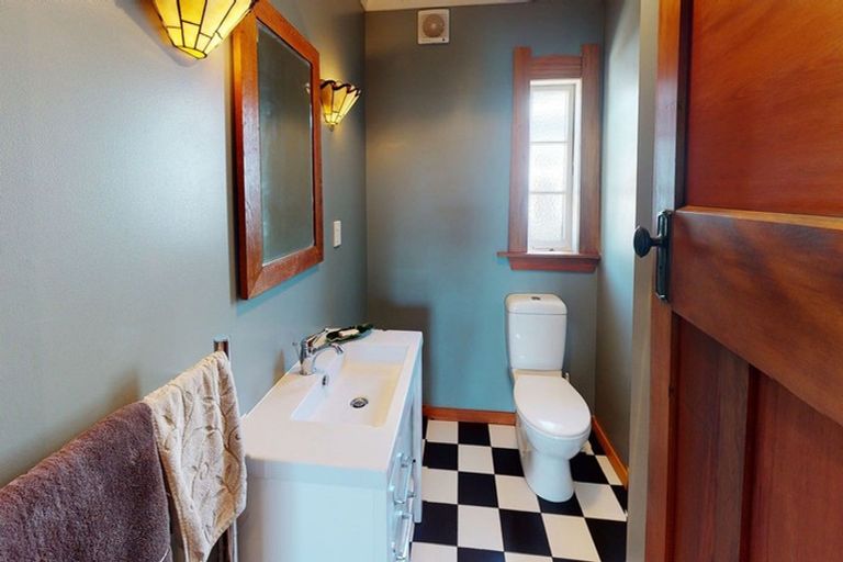 Photo of property in 38 Tuatoru Street, Eastbourne, Lower Hutt, 5013