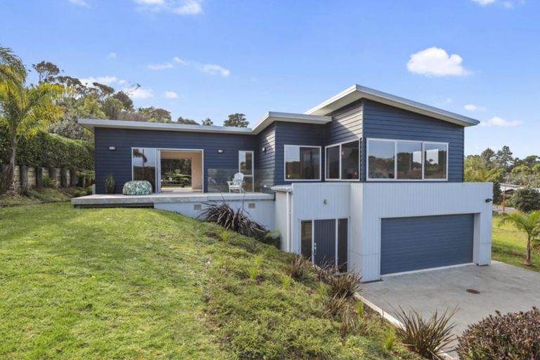 Photo of property in 12 Robertson Street, Raglan, 3225
