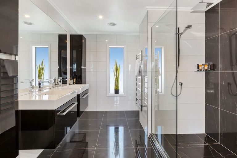 Photo of property in 72 Endeavour Drive, Whitby, Porirua, 5024