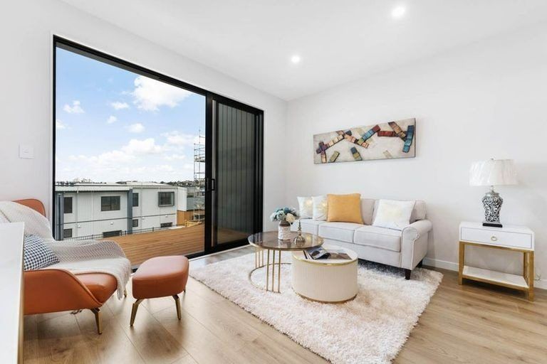 Photo of property in 7 Arura Place, Massey, Auckland, 0614