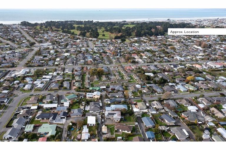 Photo of property in 142 Bower Avenue, New Brighton, Christchurch, 8083