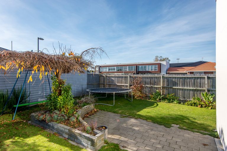 Photo of property in 47a Sawyers Arms Road, Northcote, Christchurch, 8052