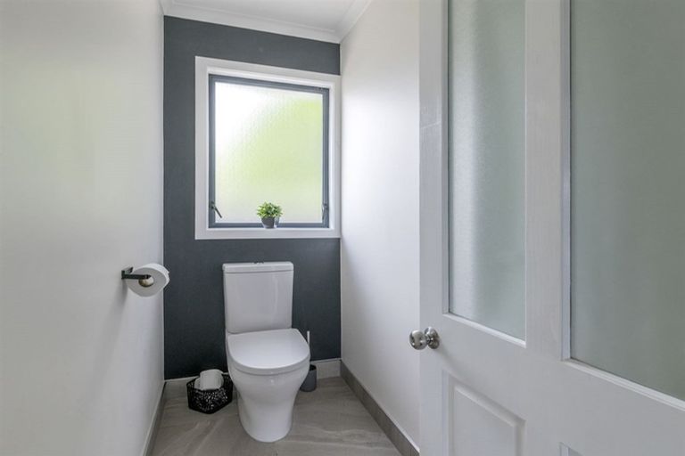 Photo of property in 276 Te Moana Road, Waikanae, 5036