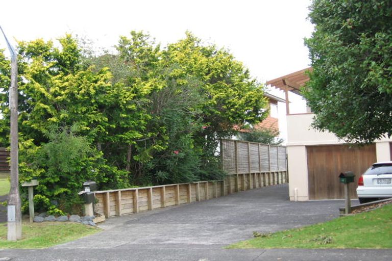 Photo of property in 1/10 Grenada Avenue, Forrest Hill, Auckland, 0620