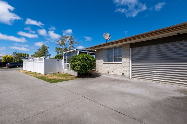 Photo of property in 1/6 Cam Place, Harewood, Christchurch, 8051